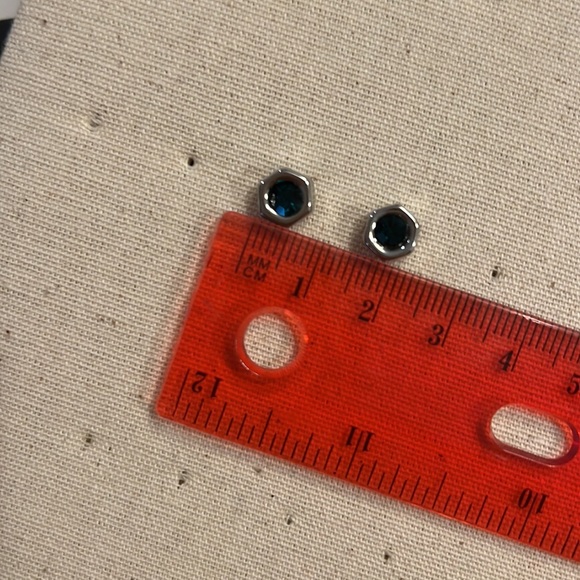 Beautiful studs 18k gold plated and rhodium different sizes - Picture 2 of 16